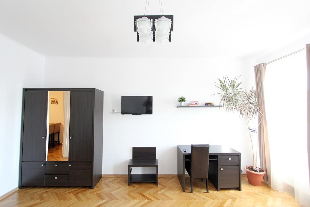 Central Parc Studios Sibiu Bagian luar foto