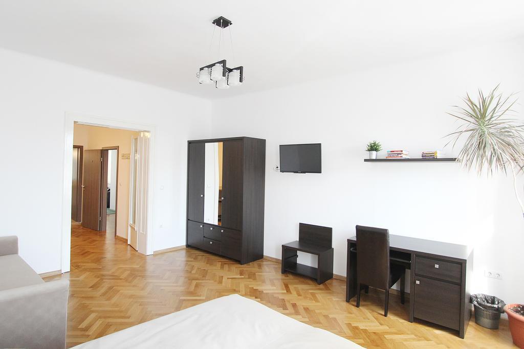 Central Parc Studios Sibiu Bagian luar foto